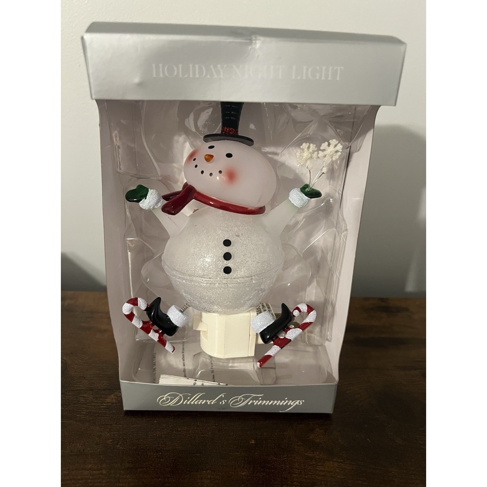 Dillard's Trimmings Bobble‎ Head Snowman Holiday Night Light New Open Box